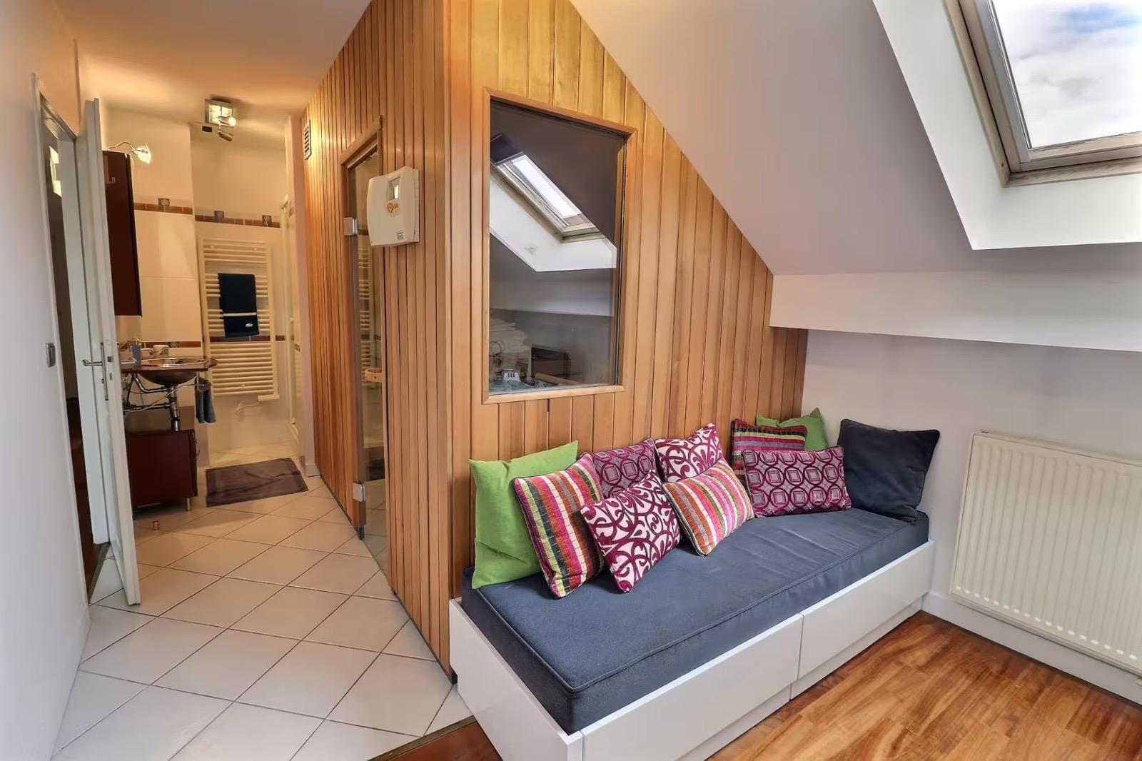 Superb penthouse in occupied life annuity with annuity