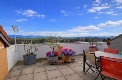 Superb penthouse in occupied life annuity with annuity