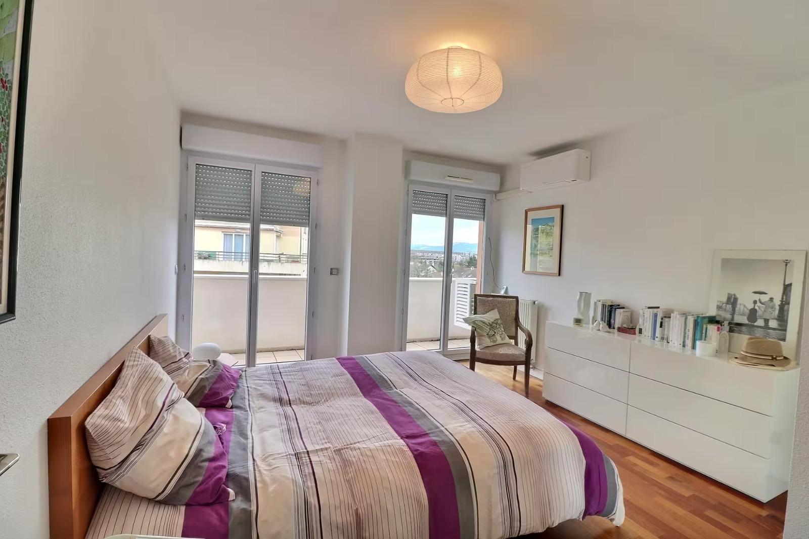 Superb penthouse in occupied life annuity with annuity