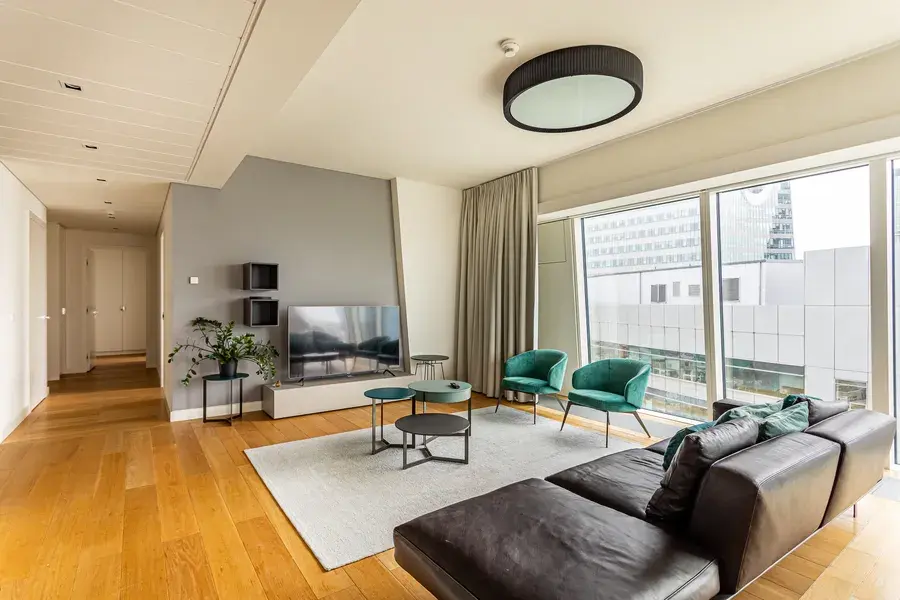 Luxury 3 Bedroom Apartment In Warsaw