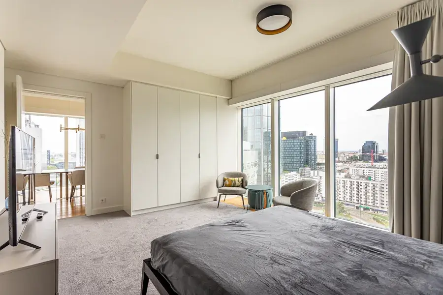 Luxury 3 Bedroom Apartment In Warsaw