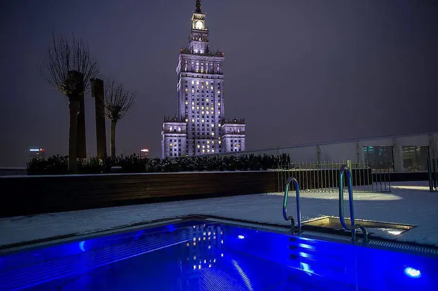 Luxury 3 Bedroom Apartment In Warsaw