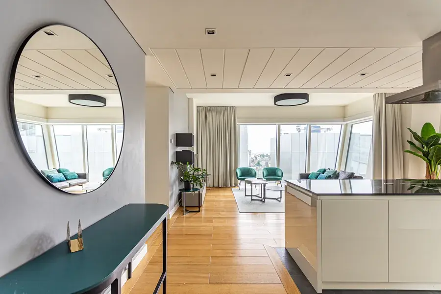 Luxury 3 Bedroom Apartment In Warsaw