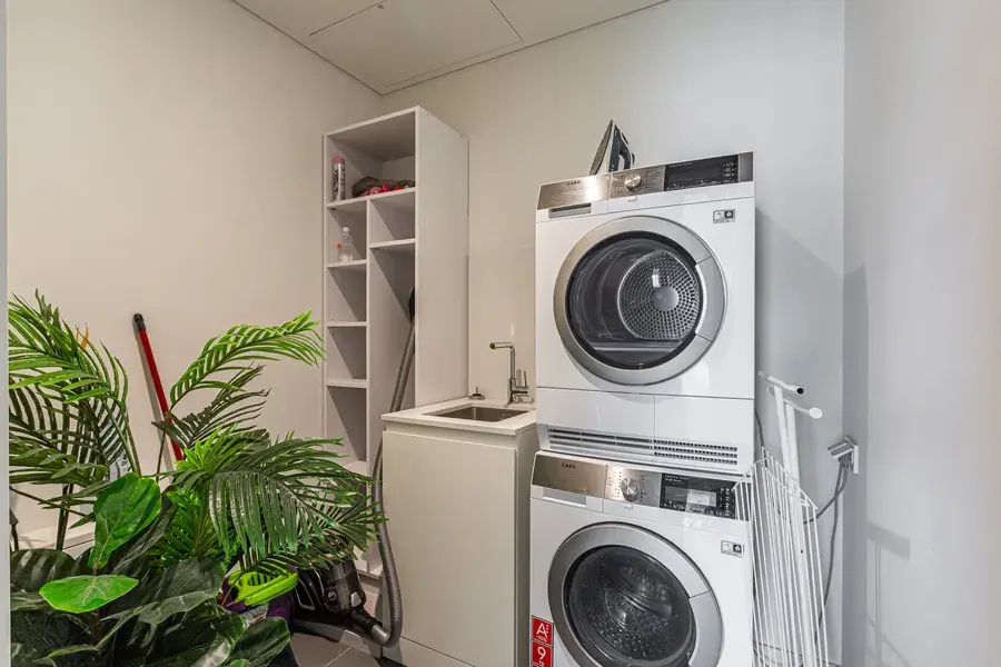 Luxury 3 Bedroom Apartment In Warsaw