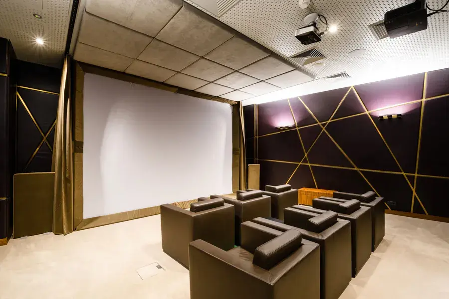 Luxury 3 Bedroom Apartment In Warsaw