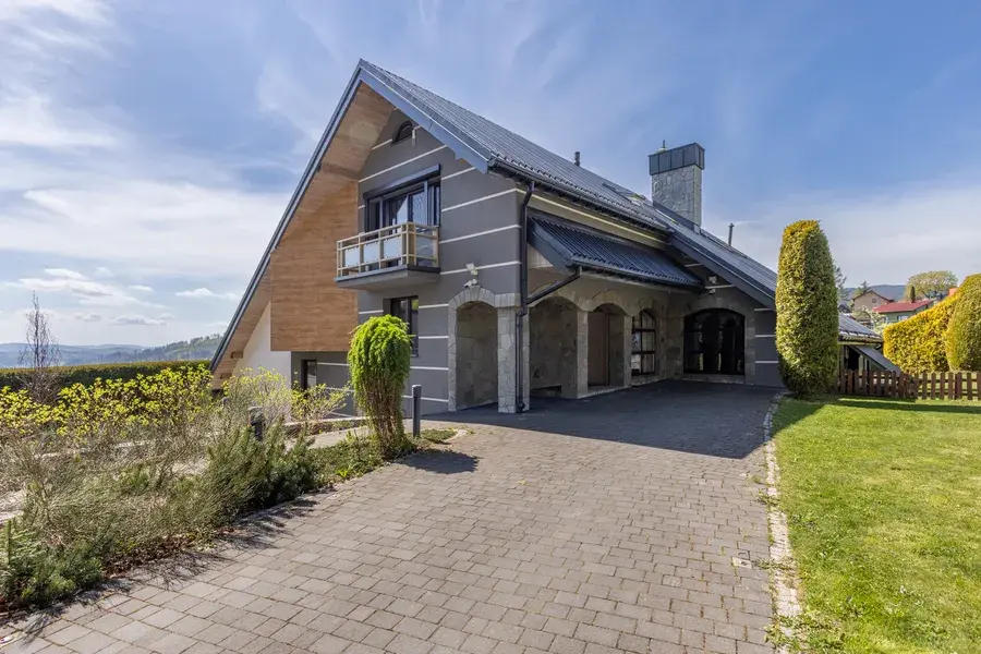 Beautiful Mountain House In The Silesian Beskids